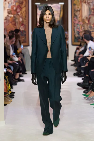 Look 42